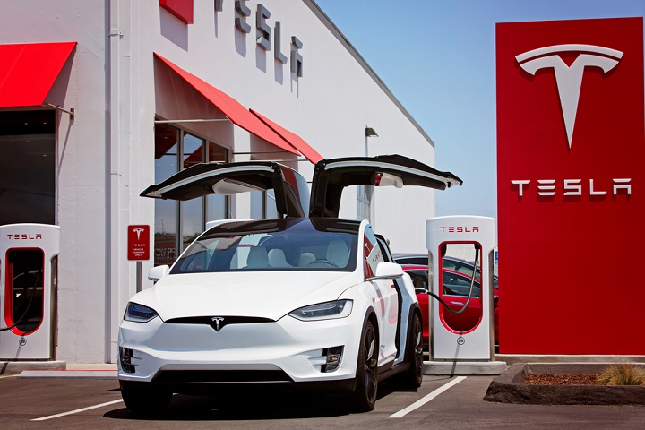 Another Win for Tesla: New SUV Model X Passes NHTSA Testing with Flying Colours