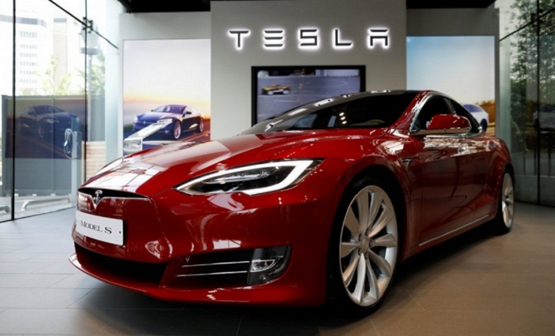 Tesla Launches First High-Yield Junk Bond at $1.8 Billion