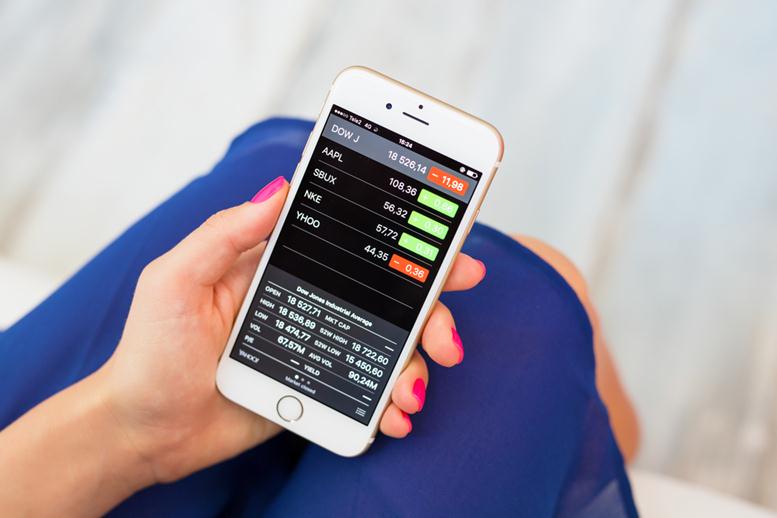 Six iPhone Apps That Investors Need to Download | Move Your Stock Portfolio to Your Pocket