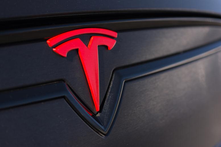 Elon Musk’s Tesla, Inc. to Unveil the Tesla Semi Today