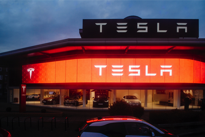 Tesla’s Lithium-Ion Battery Officially Plugged into Australian State Grid