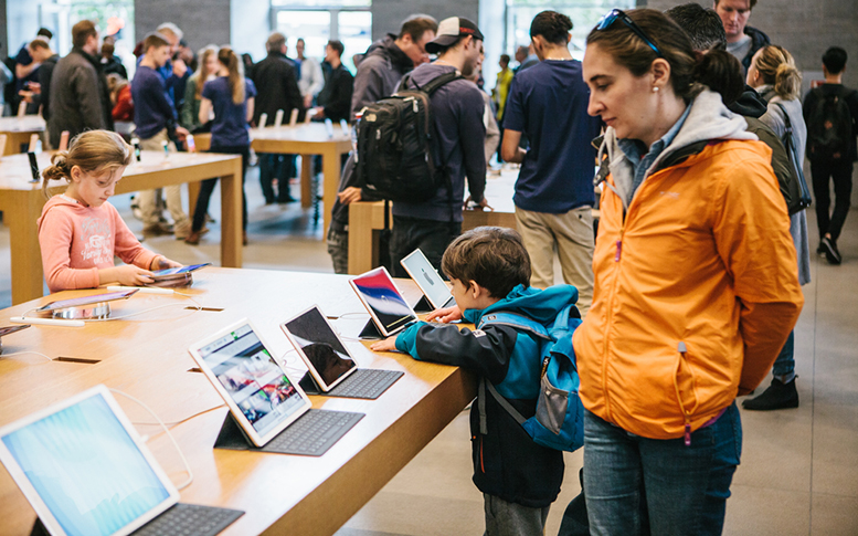 Large Apple Investors Urge Study On Childhood Smartphone Addiction
