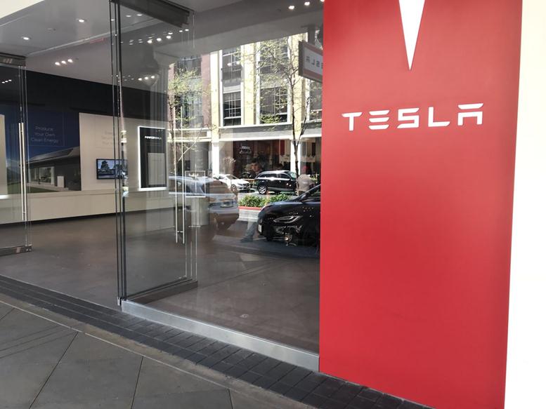 Tesla to Halt Model S and Model X Production