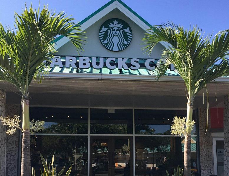 Starbucks Corp Indicates Higher Cash Returns, But Analysts See Limited Share Price Upside