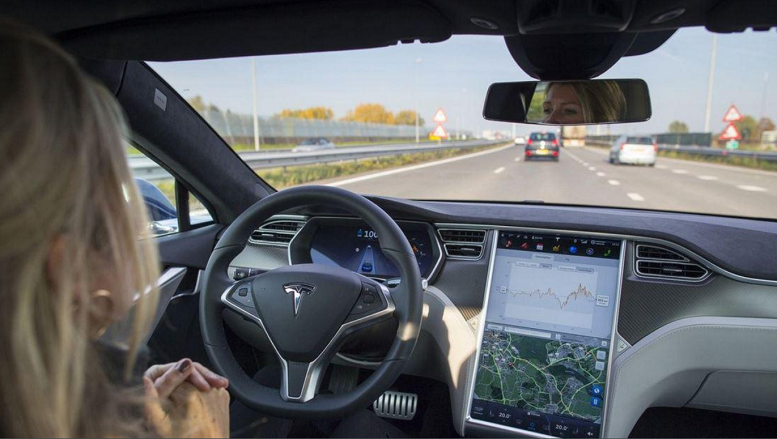 Tesla Cars to Be Fully Autonomous By August