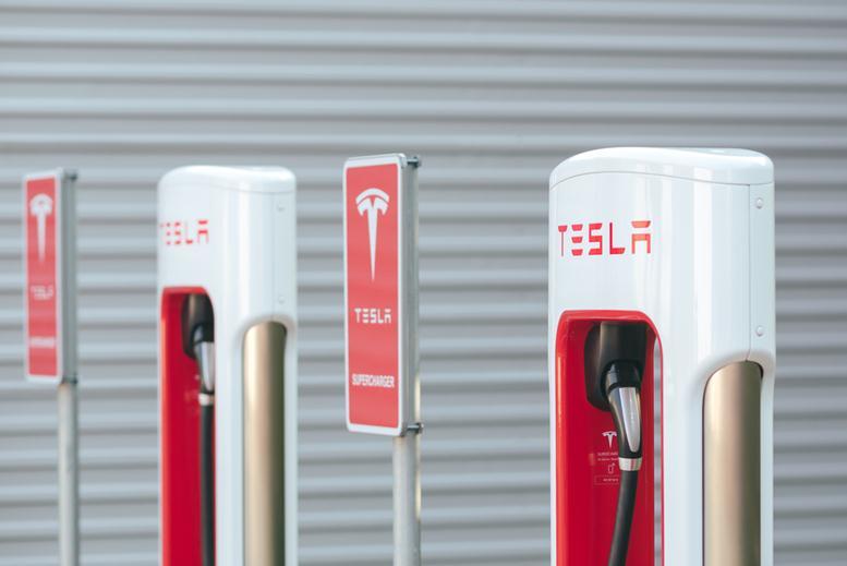 Tesla Met its Q3 Model 3 Production Goal Despite Chaos Surrounding Elon Musk