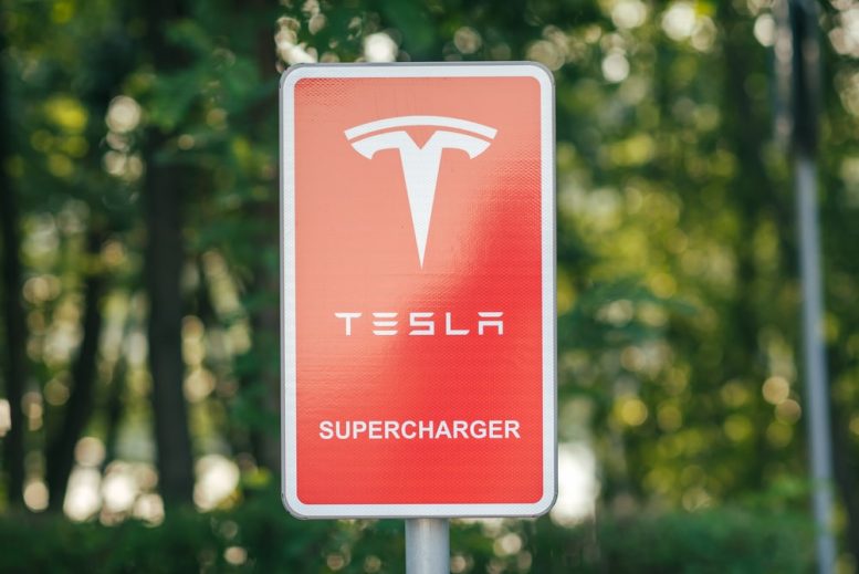 TSLA Stock Falls: ‘Icing’ Becoming a Real Problem for EV Owners