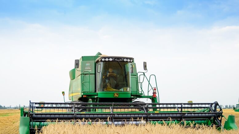 Deere Stock Drops on Slashed Forecast Amid Trade War Concerns