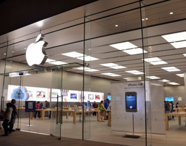 Employees of an Apple Store in Maryland Vote